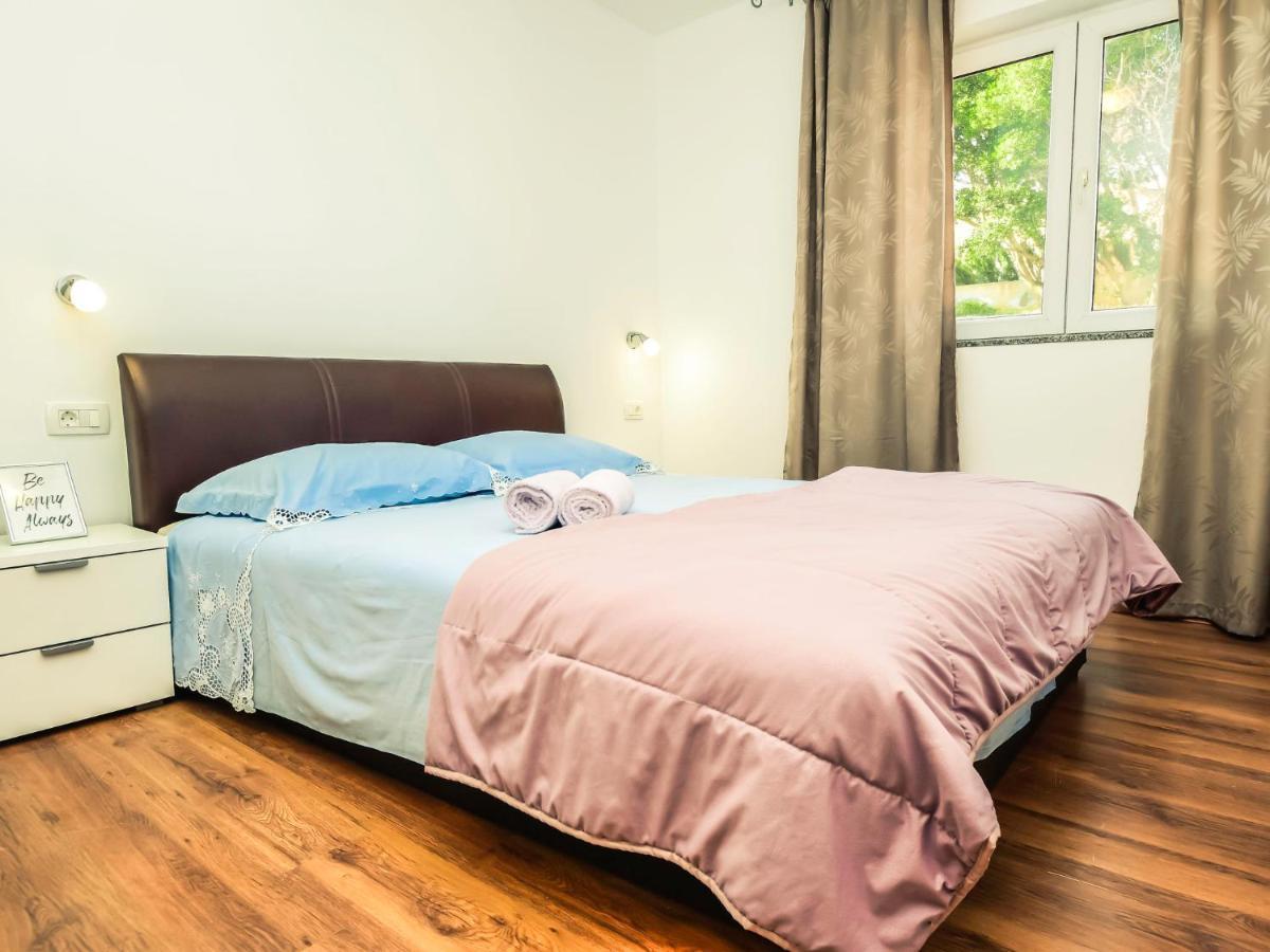 Holiday Home Marijana By Interhome มาสเลนีซา ภายนอก รูปภาพ