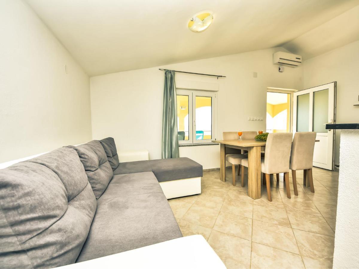 Holiday Home Marijana By Interhome มาสเลนีซา ภายนอก รูปภาพ